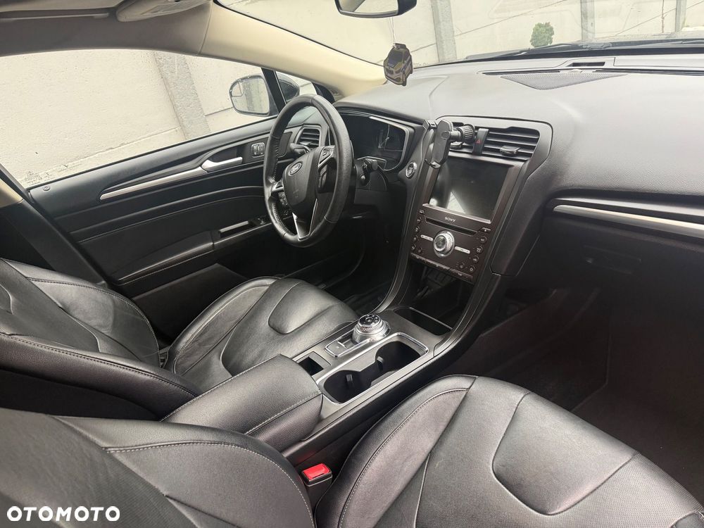 Ford Fusion 2.0 EcoBoost Titanium - 12