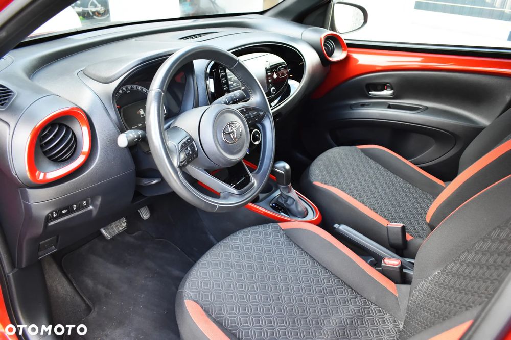 Toyota Aygo x.shift x-play connect - 6