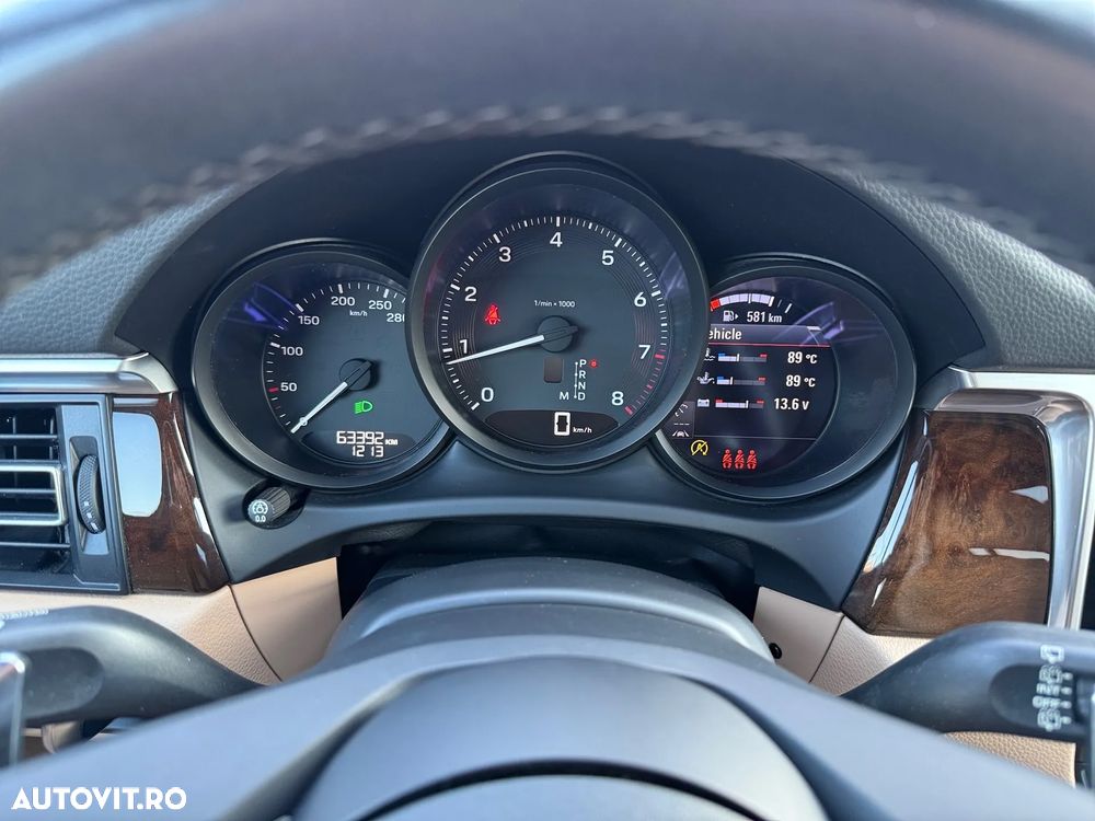 Porsche Macan - 16
