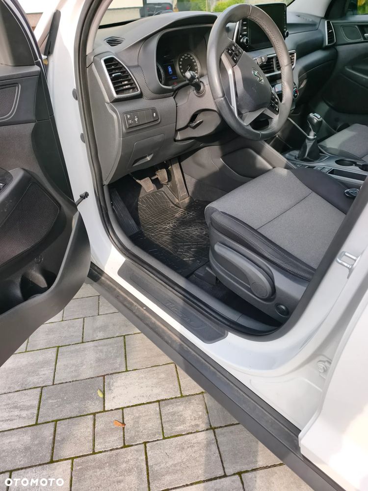 Hyundai Tucson 1.6 GDI BlueDrive Design 2WD - 19