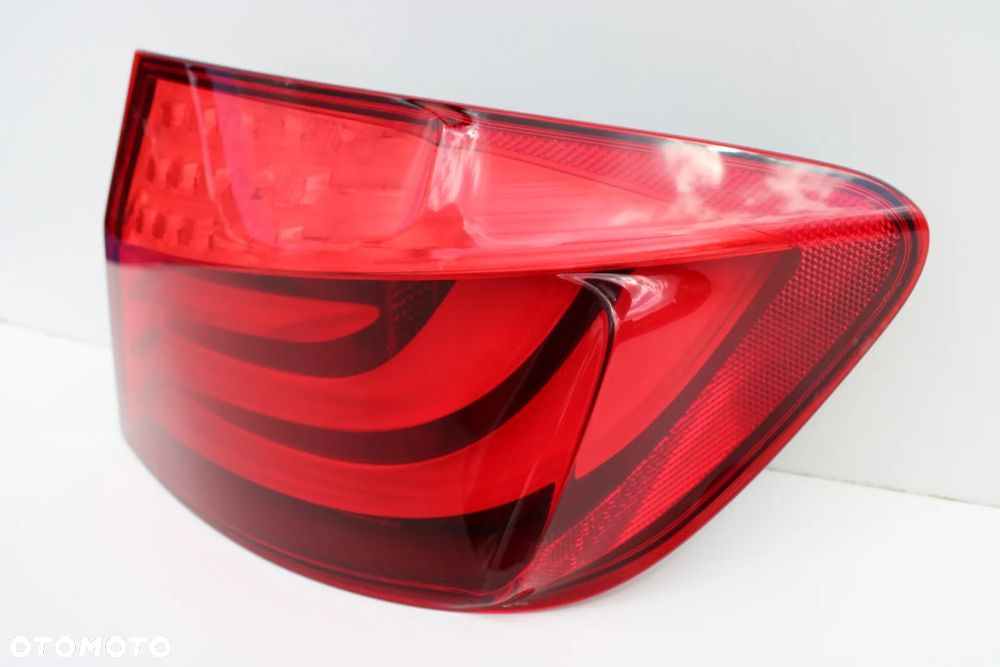 Lampa tylna prawa tył  prawy stan BDB OE BMW F10 2013r - 20