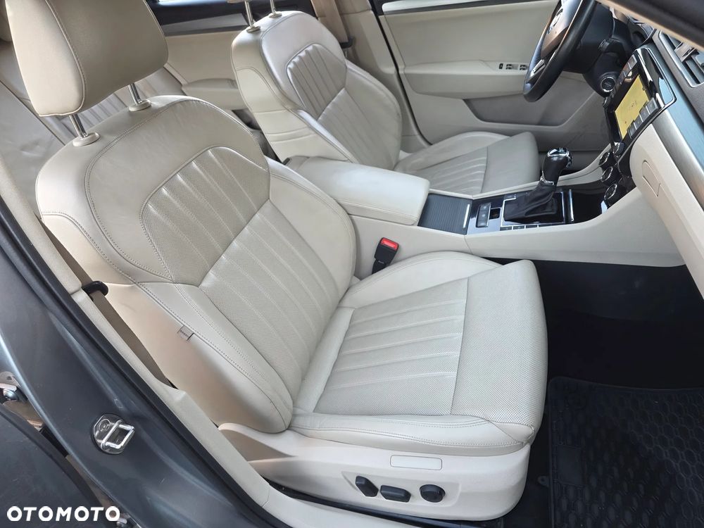 Skoda Superb 2.0 TDI Style DSG - 19