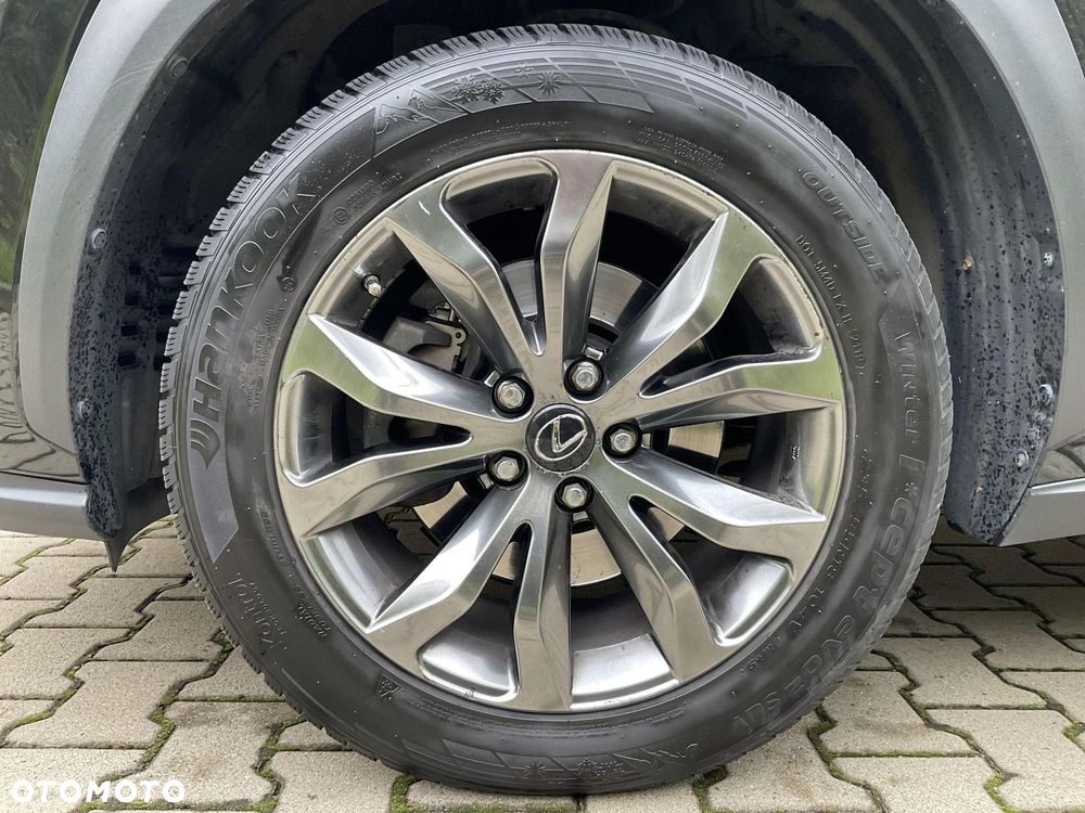 Lexus NX 300h F Sport AWD - 35