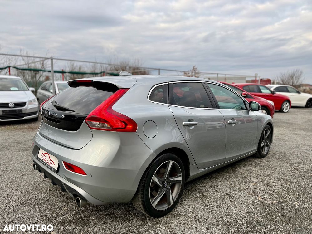 Volvo V40 D2 R Design - 17