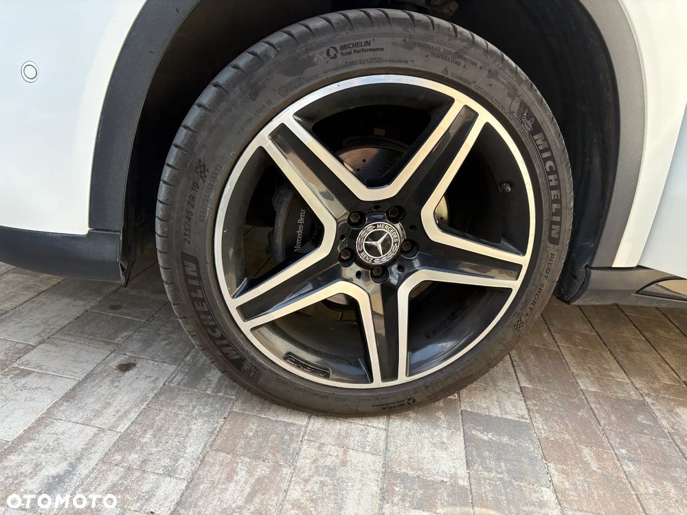 Mercedes-Benz GLA - 6