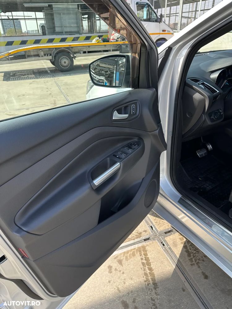 Ford Kuga 2.0 TDCi 4x4 Aut. ST-Line - 13