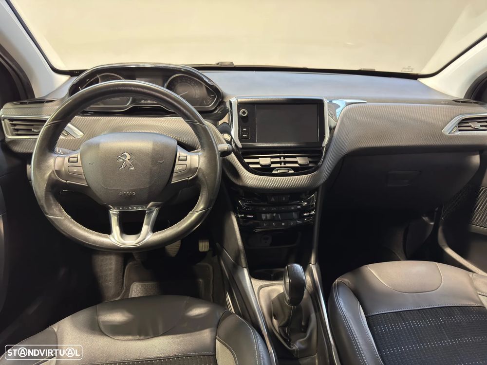 Peugeot 2008 1.2 PureTech Allure - 14