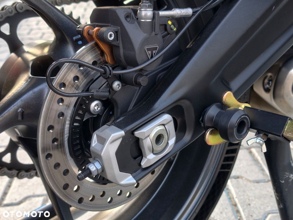 Triumph Daytona - 9