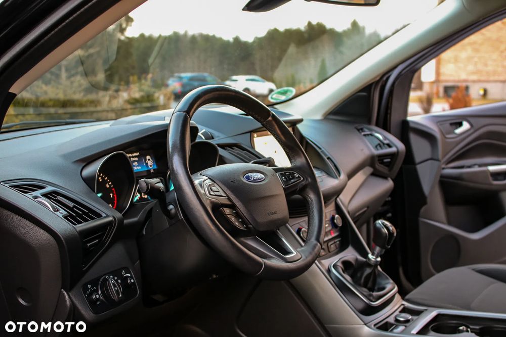 Ford Kuga 1.5 EcoBoost 2x4 Titanium - 28