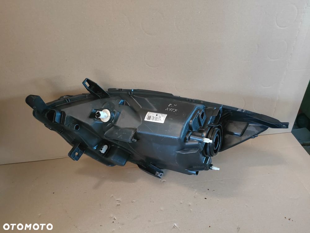 NISSAN NOTE I LIFT 10- LAMPA PRAWY PRZÓD ANGLIA UK - 7