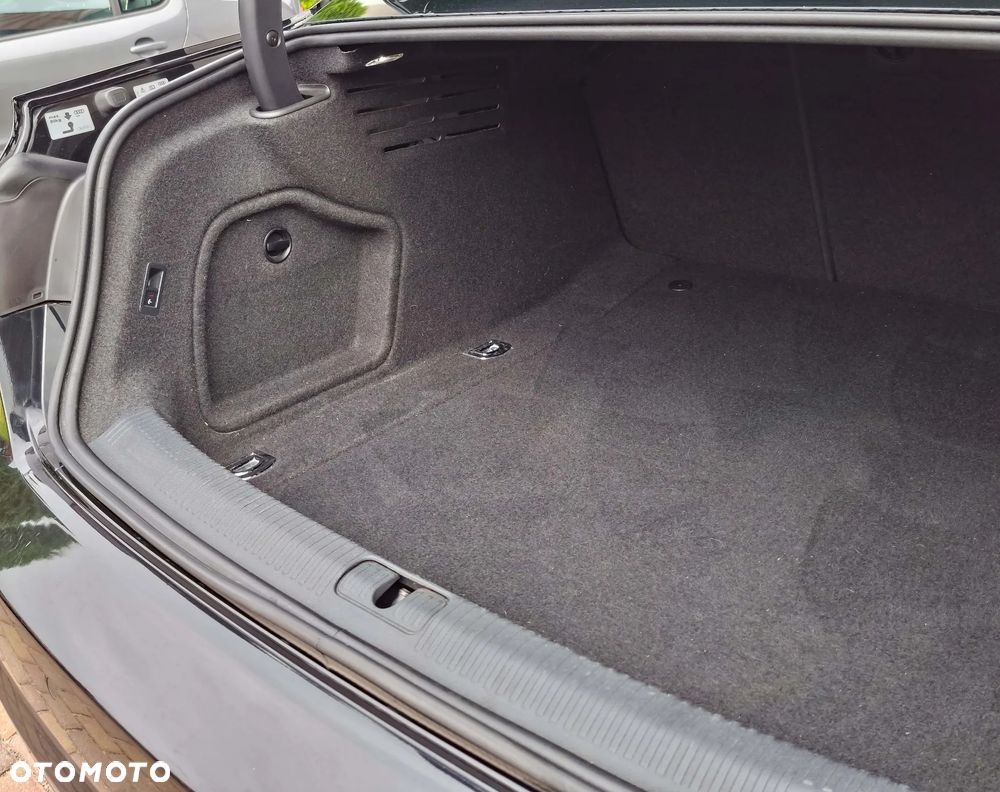 Audi A4 Limousine - 15