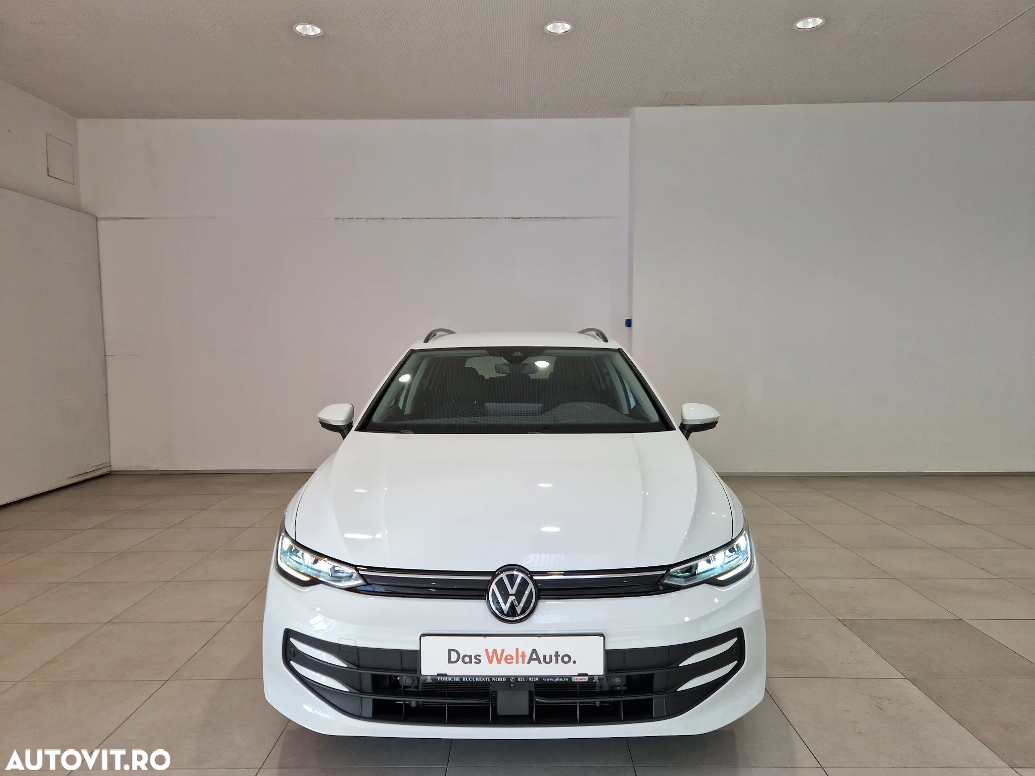 Volkswagen Golf 1.5 eTSI DSG MHEV Life - 4