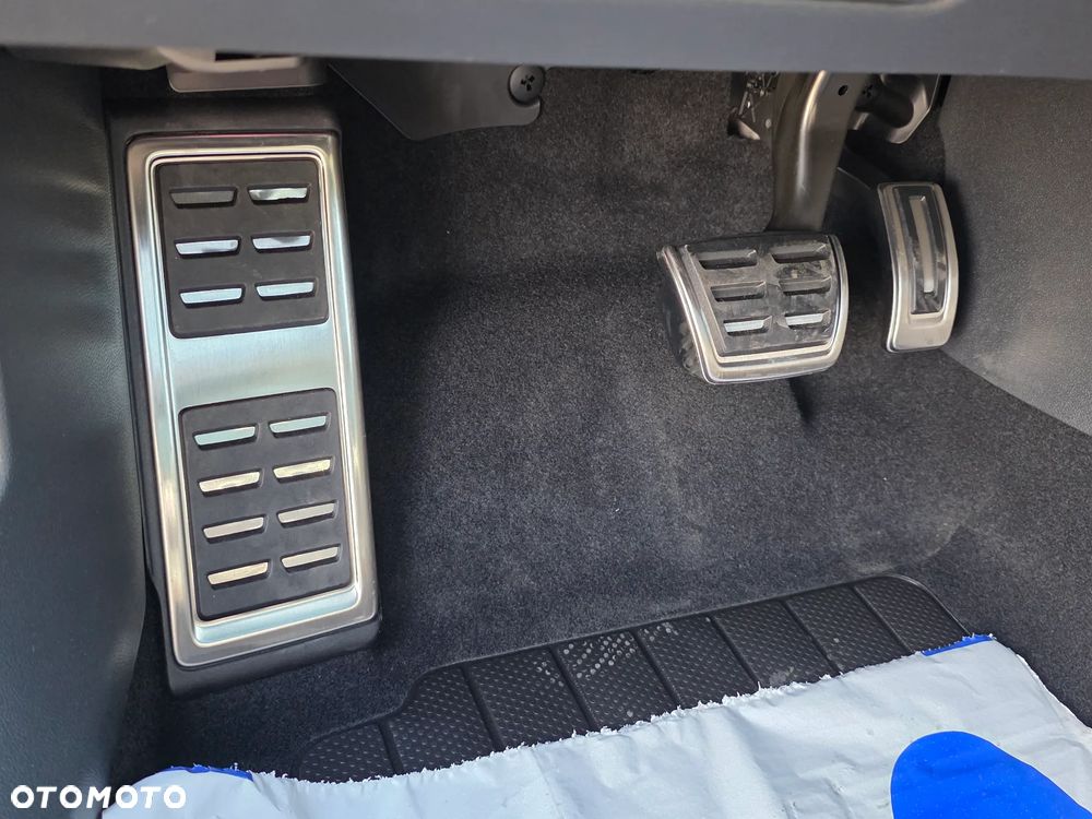 Volkswagen Passat Variant 2.0 TSI R-Line Plus DSG - 32