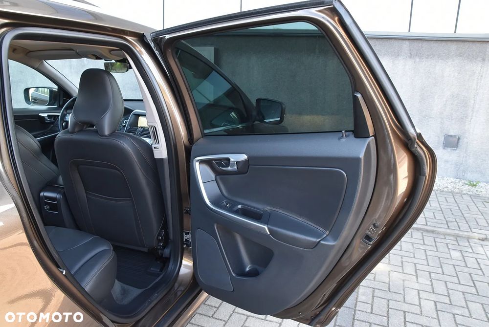 Volvo XC 60 D4 Geartronic Summum - 20