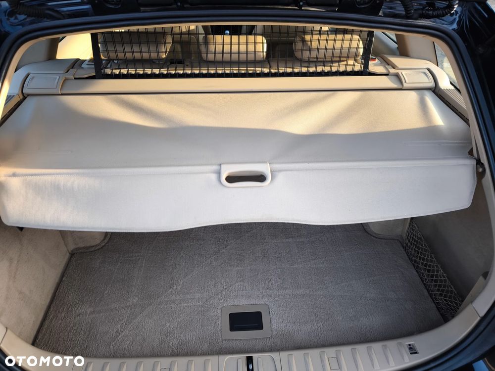 BMW Seria 3 330i - 30