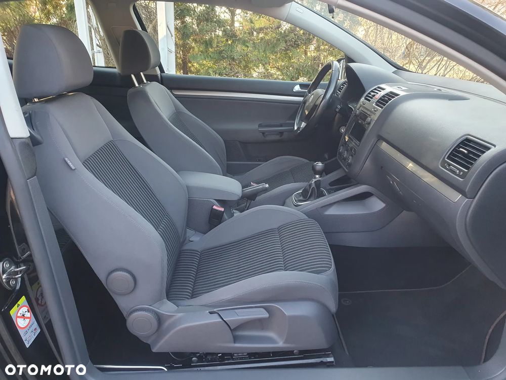Volkswagen Golf - 14