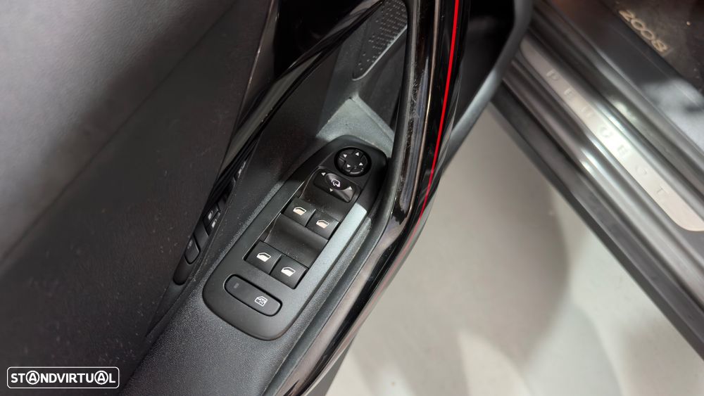 Peugeot 2008 1.2 PureTech GT Line - 15