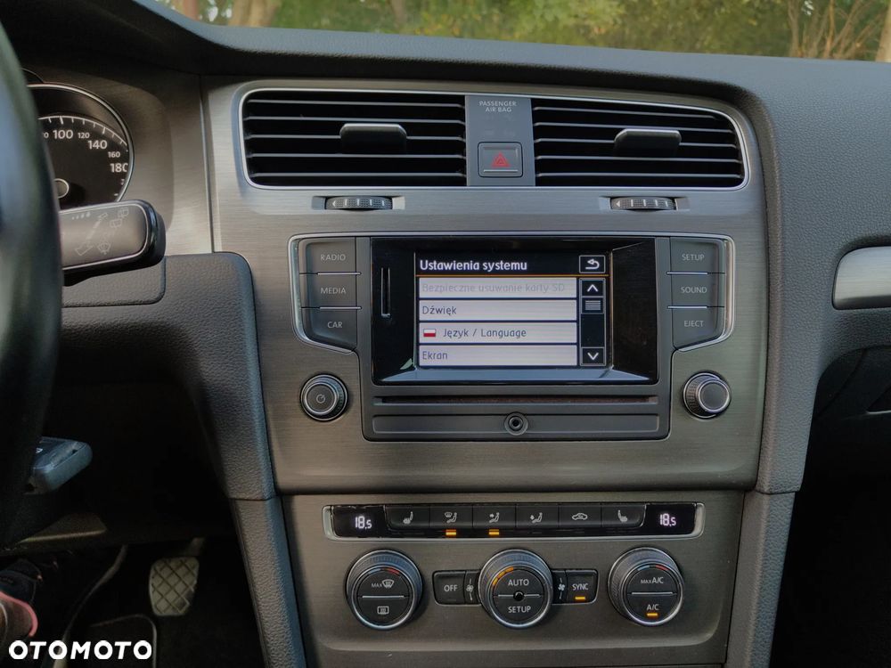 Volkswagen Golf 1.2 TSI BlueMotion Technology Comfortline - 28