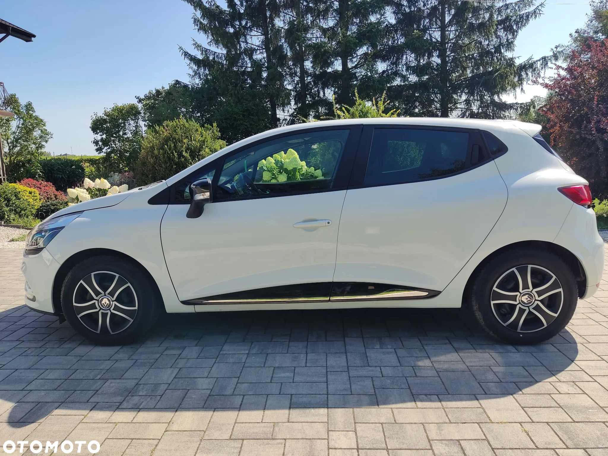 Renault Clio 1.2 16V Limited EU6 - 7