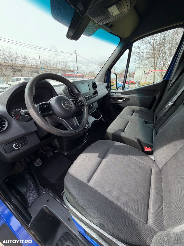 Mercedes-Benz Sprinter - 11