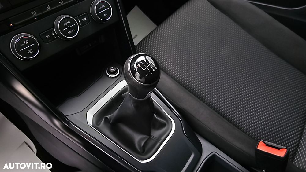 Volkswagen T-ROC 1.6 TDI Base - 17