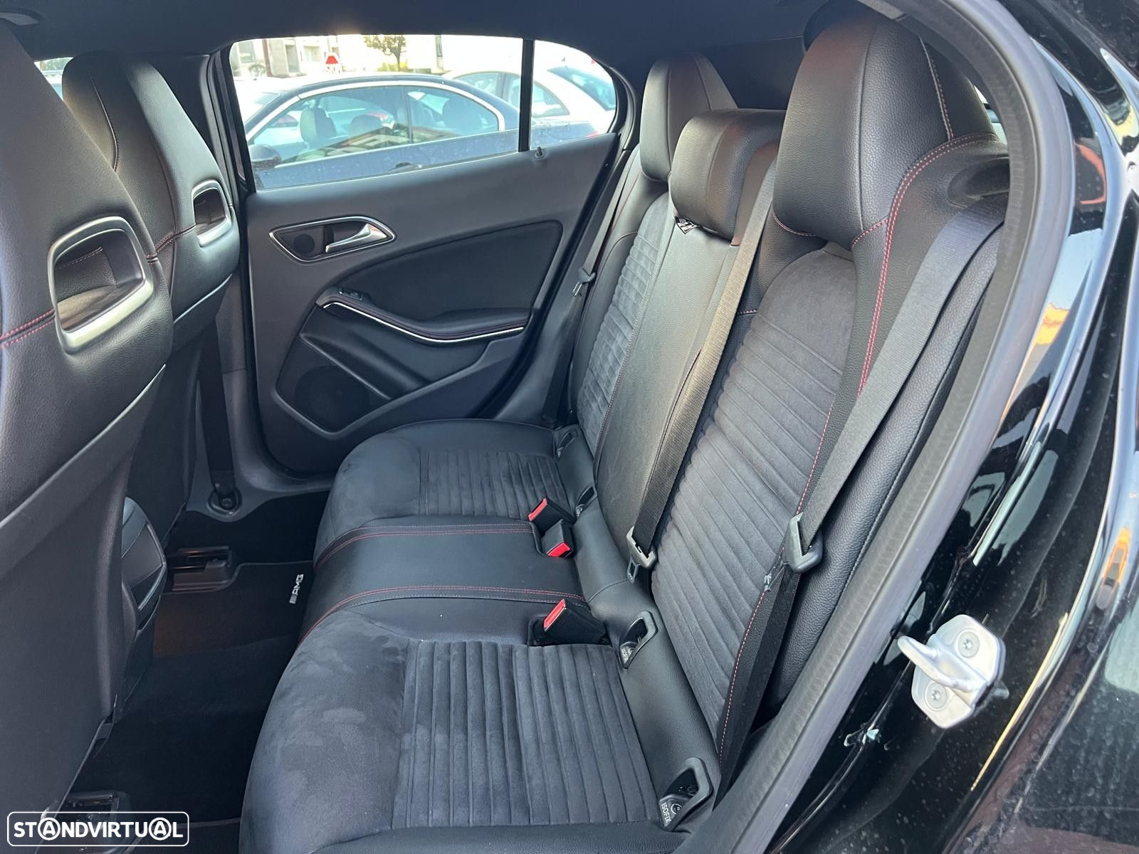 Mercedes-Benz GLA 180 CDi AMG Line - 15