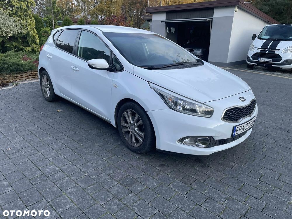 Kia Ceed - 4
