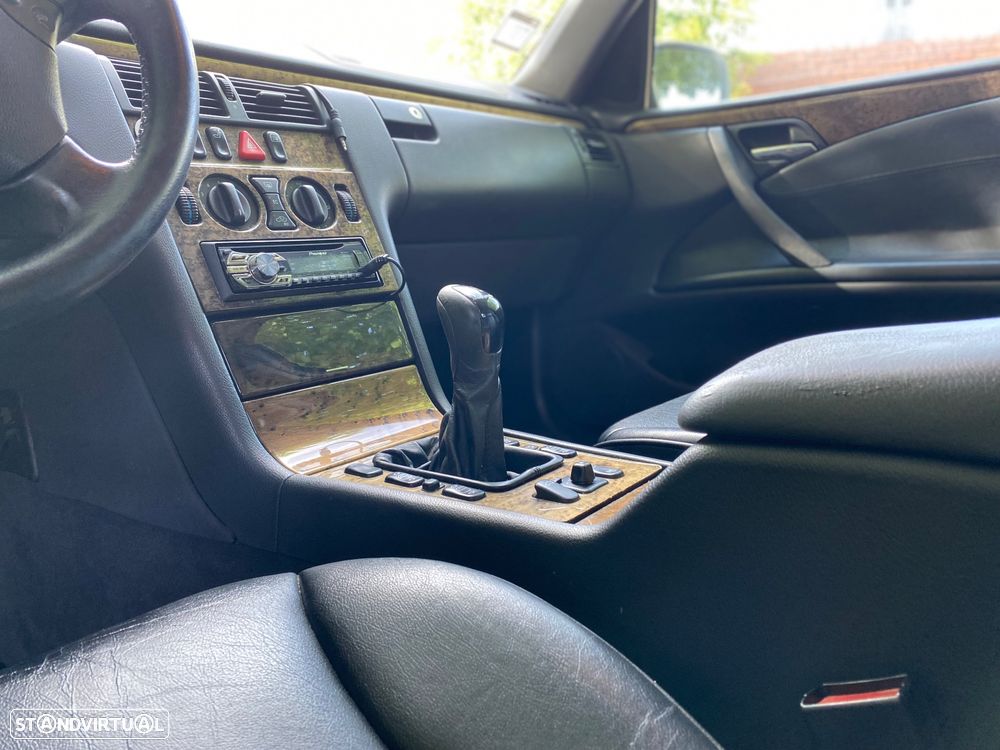 Mercedes-Benz E 240 - 10