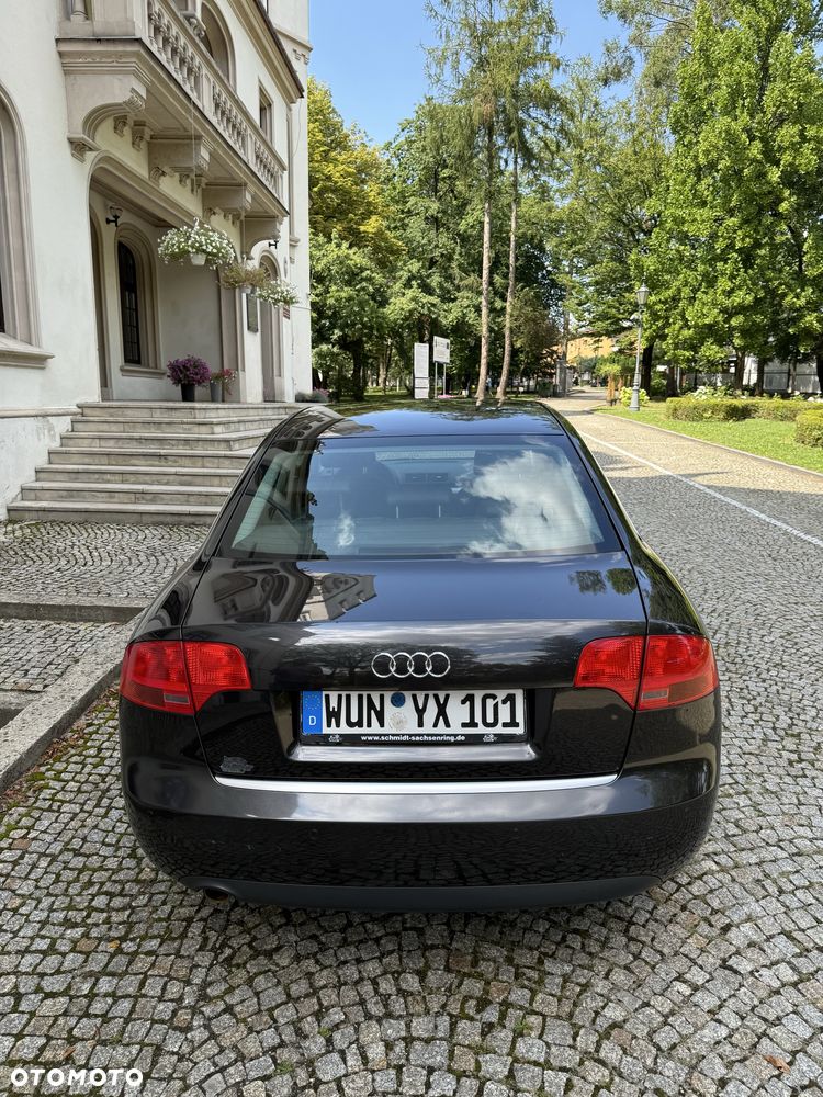 Audi A4 Limousine - 5