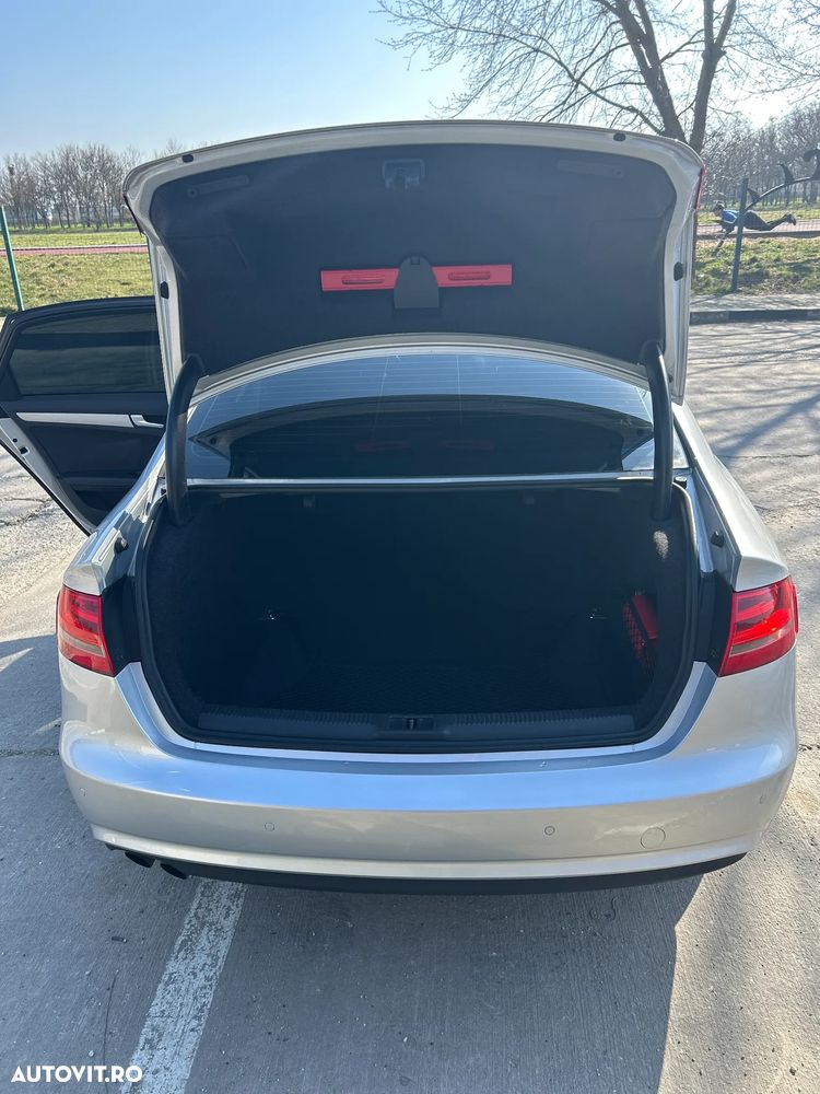 Audi A4 2.0 TDI DPF multitronic Attraction - 20