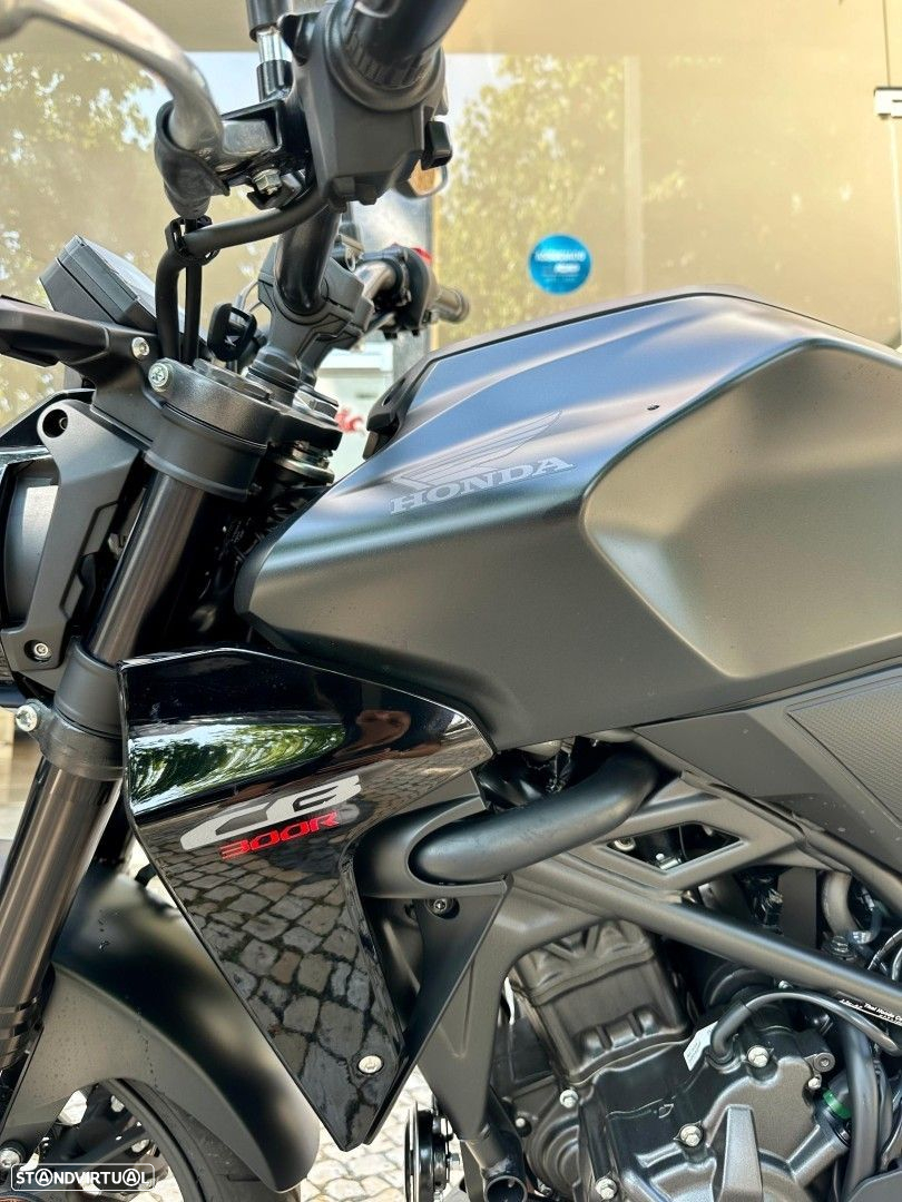 Honda CB 300R - 7