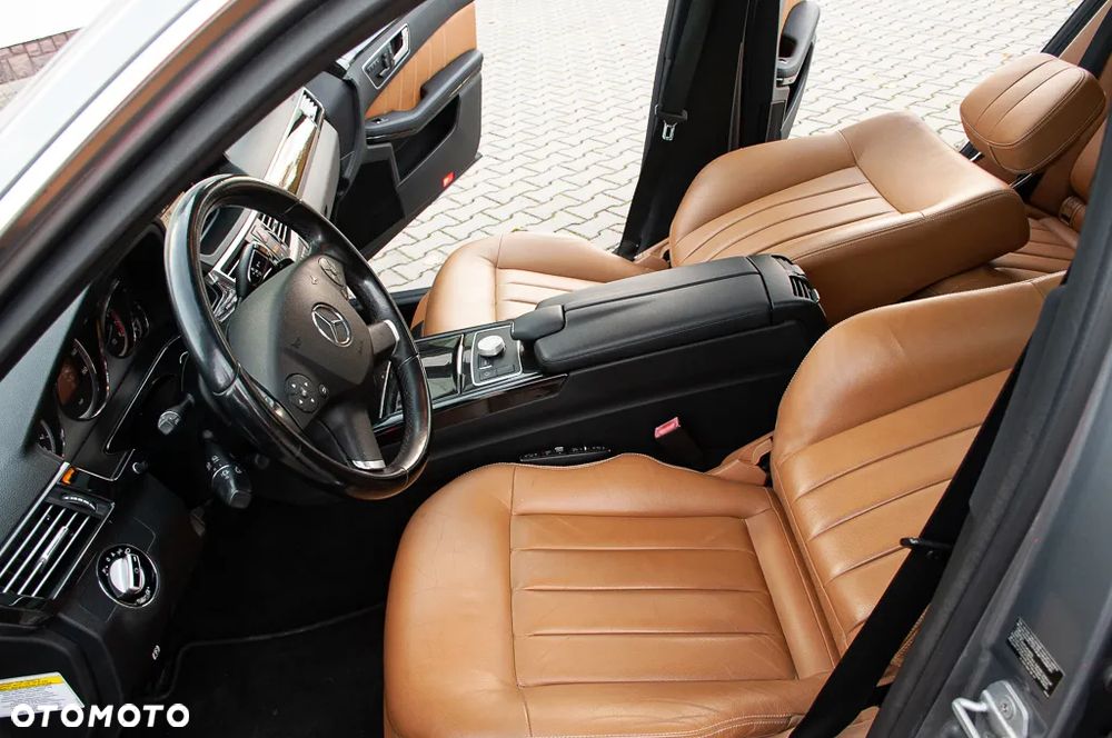 Mercedes-Benz Klasa E 350 T 4Matic 7G-TRONIC - 22
