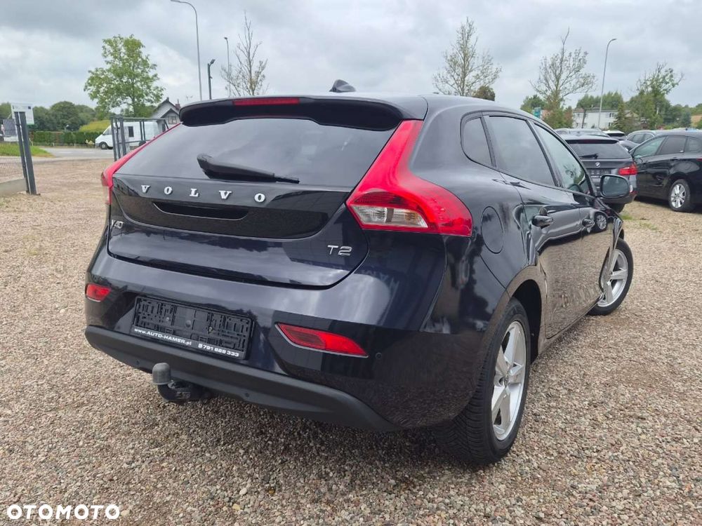 Volvo V40 T2 Momentum - 23