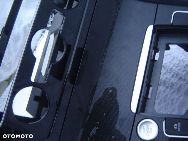 VW GOLF VII GTI PODŁOKIETNIK NOWY ORYGINAŁ KARBON - 4