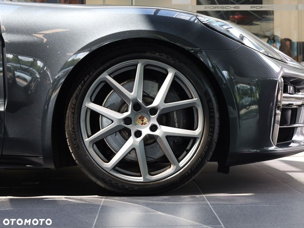 Porsche Panamera - 32