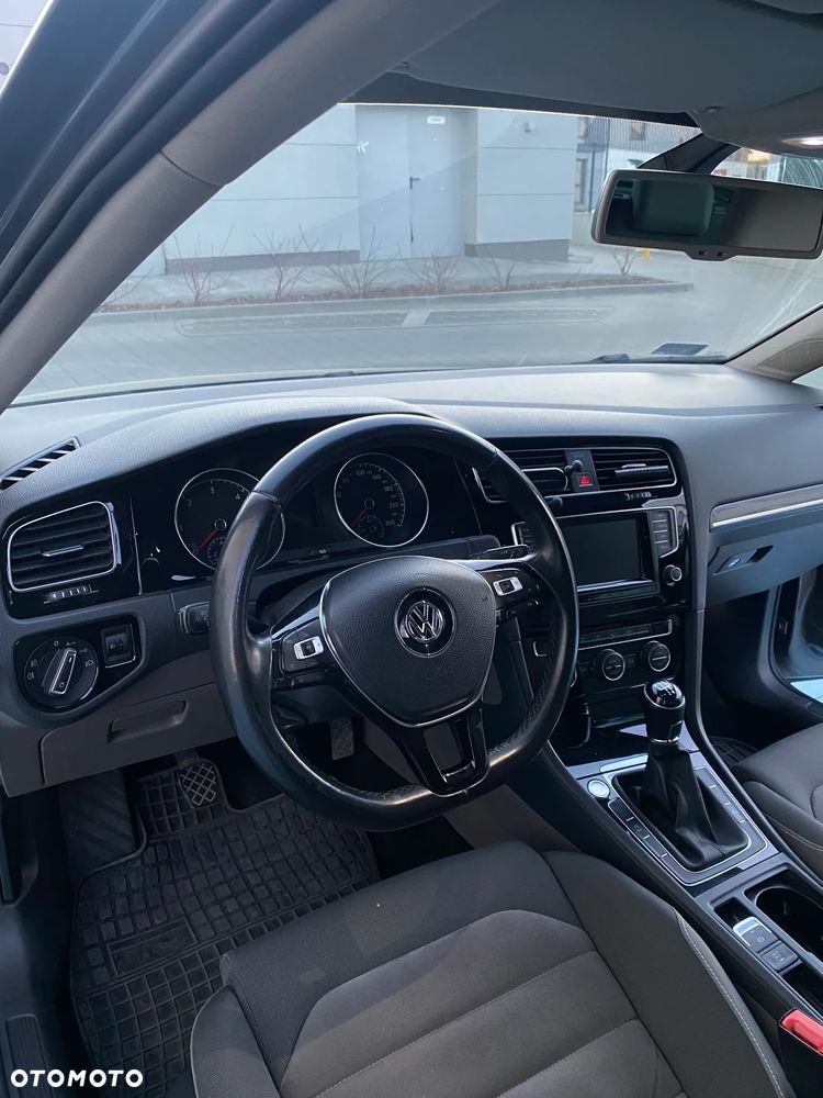 Volkswagen Golf 1.6 TDI DPF BlueMotion Technology Comfortline - 24