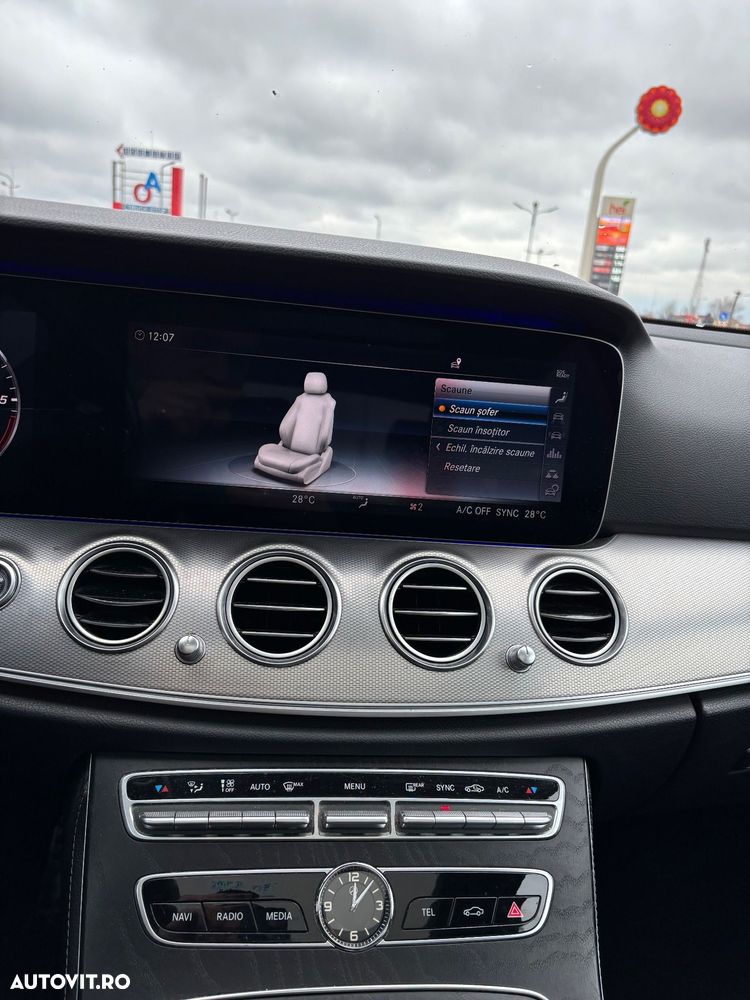 Mercedes-Benz E 220 d 9G-TRONIC Exclusive - 23