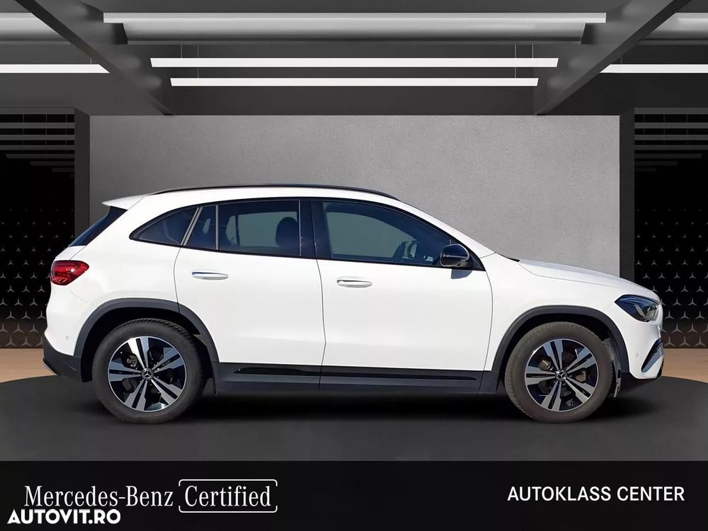 Mercedes-Benz GLA - 8