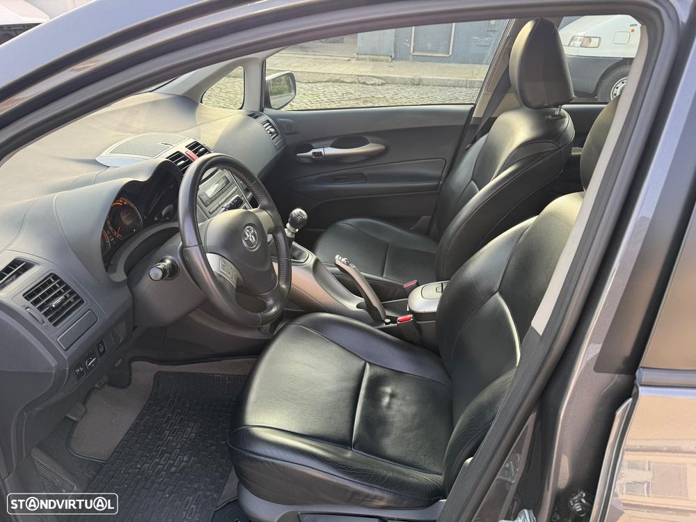 Toyota Auris 1.33 VVT-i Gold Edition - 9