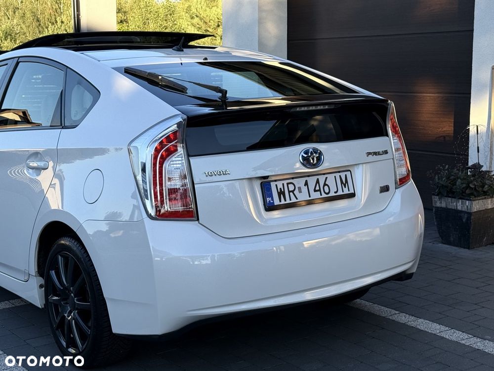 Toyota Prius (Hybrid) Executive - 39