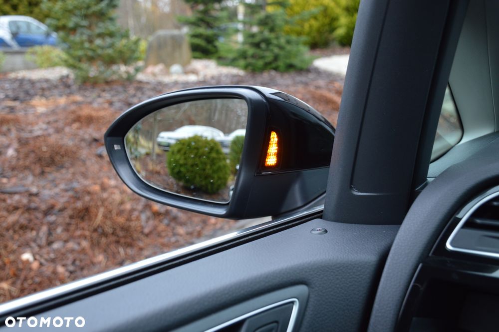 Volkswagen Touran 2.0 TDI SCR (BlueMotion Technology) DSG Highline - 37