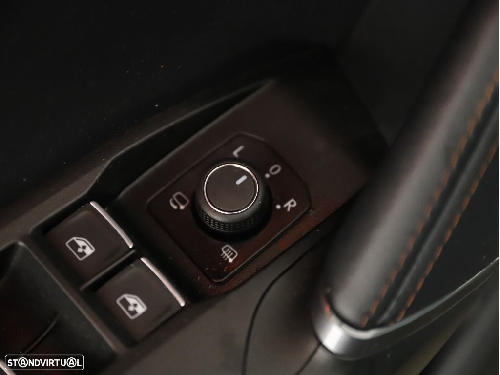Cupra Formentor 1.4 e-Hybrid DSG VZ - 35