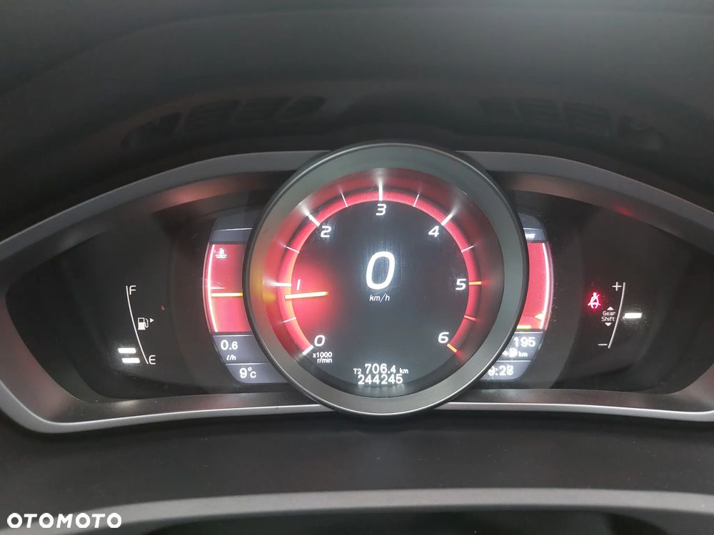 Volvo V40 D2 RDesign - 14