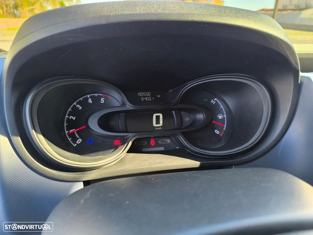 Opel Vivaro - 27
