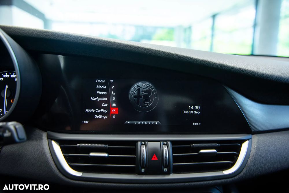 Alfa Romeo Giulia 2.0 Turbo AWD AT8 Veloce - 27