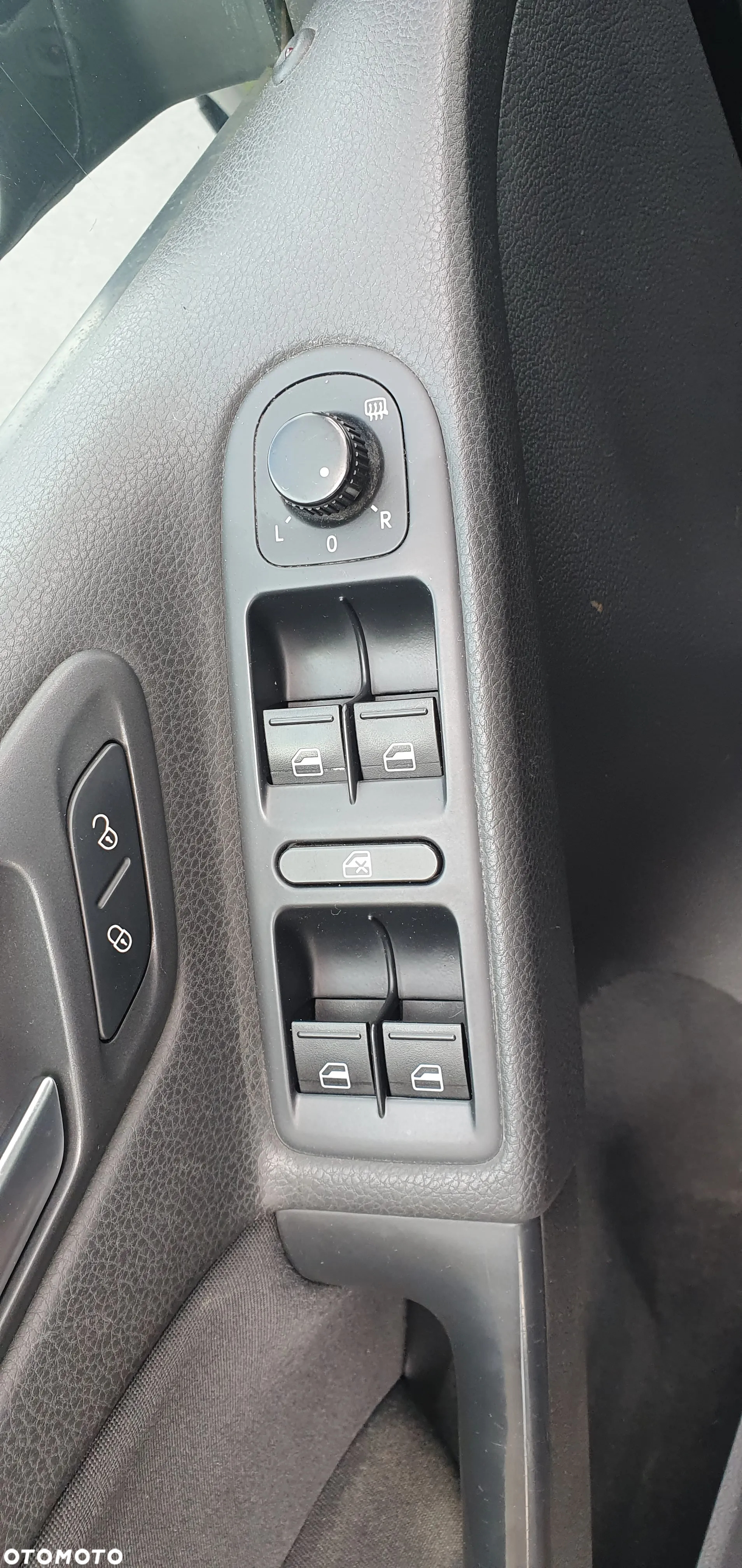 Volkswagen Golf - 10