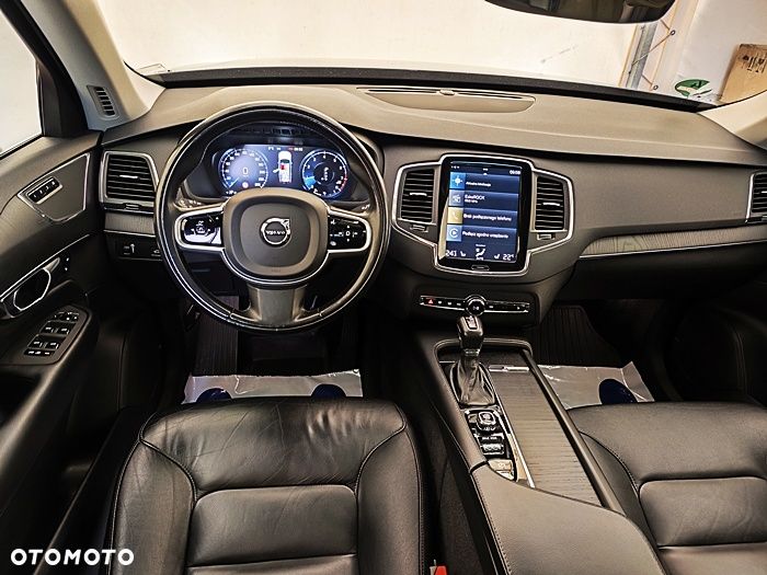 Volvo XC 90 T5 AWD Momentum 7os - 24