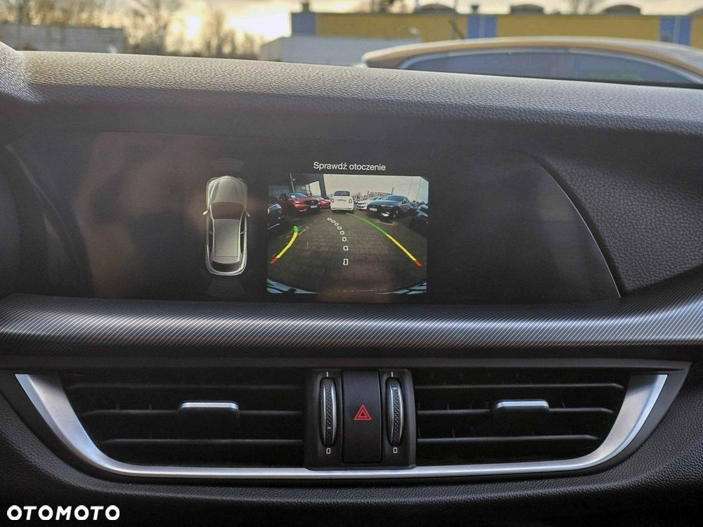 Alfa Romeo Stelvio - 9