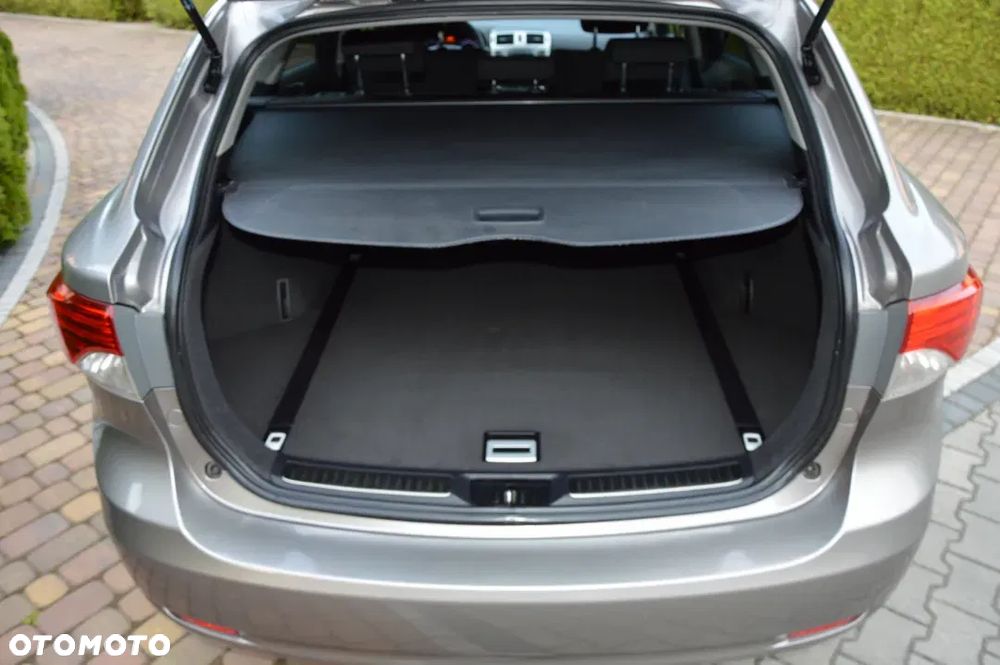 Toyota Avensis 2.0 D-4D Edition - 31