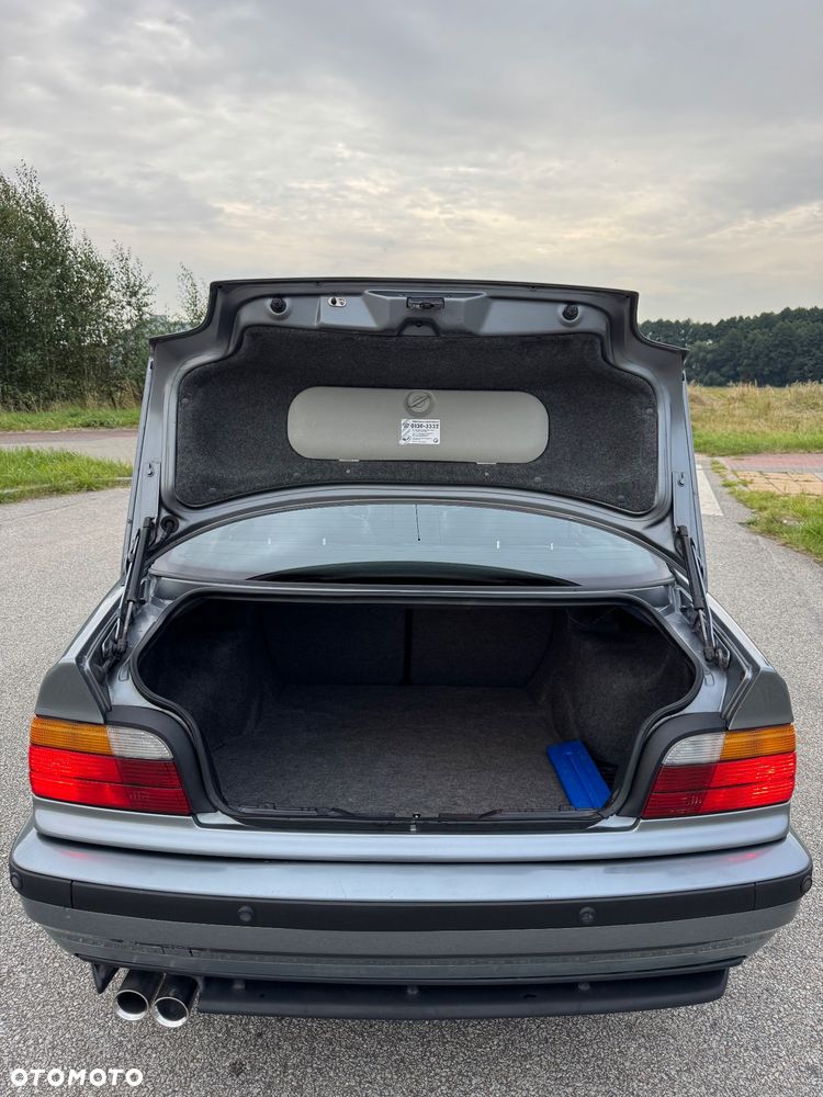 BMW Seria 3 - 12